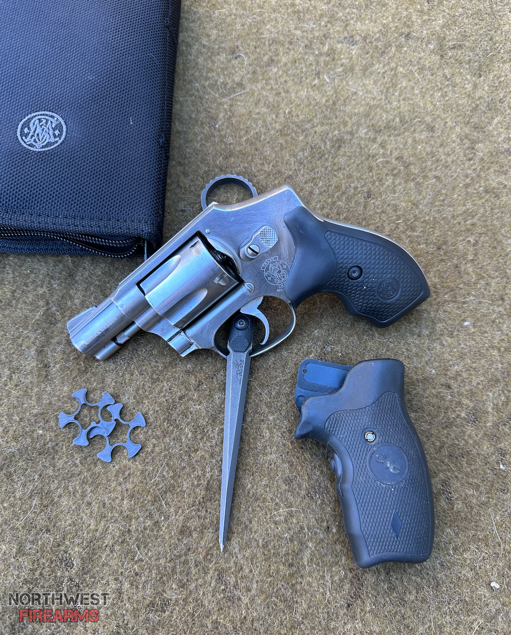 S&W 940 4.png